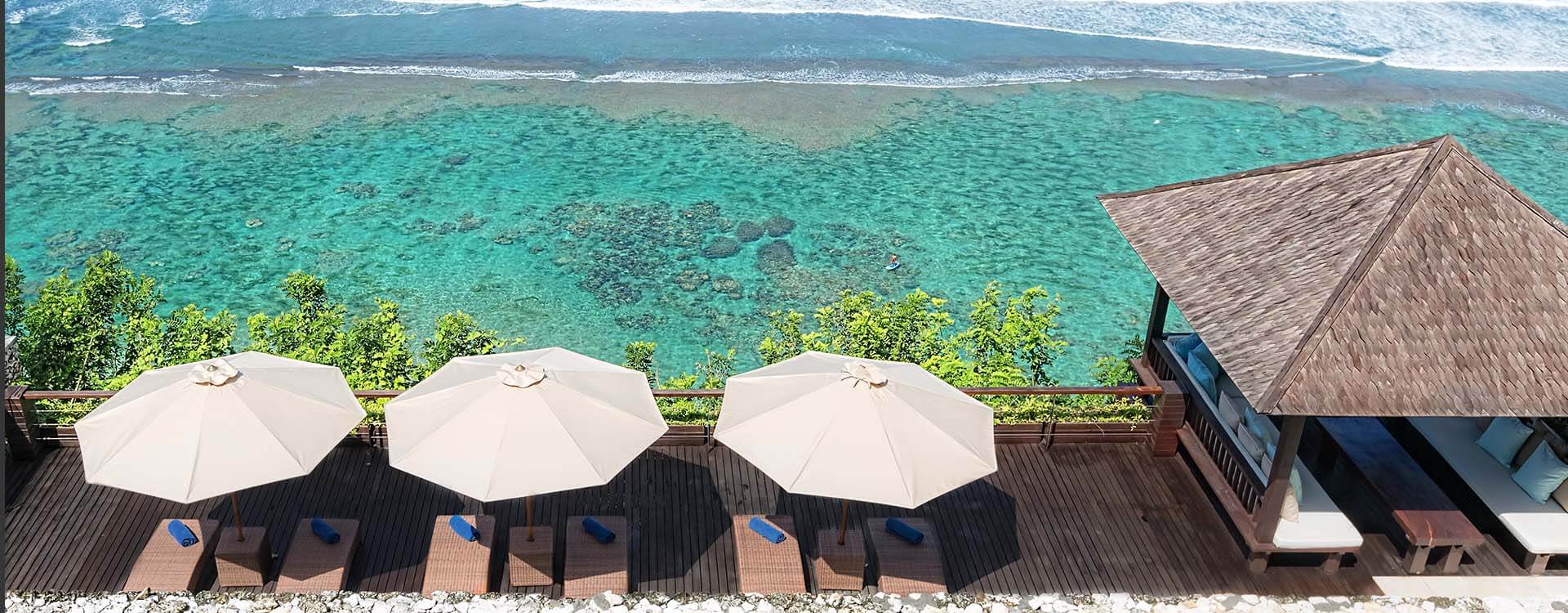 Grand Cliff Front Residence - Ocean view from the pool